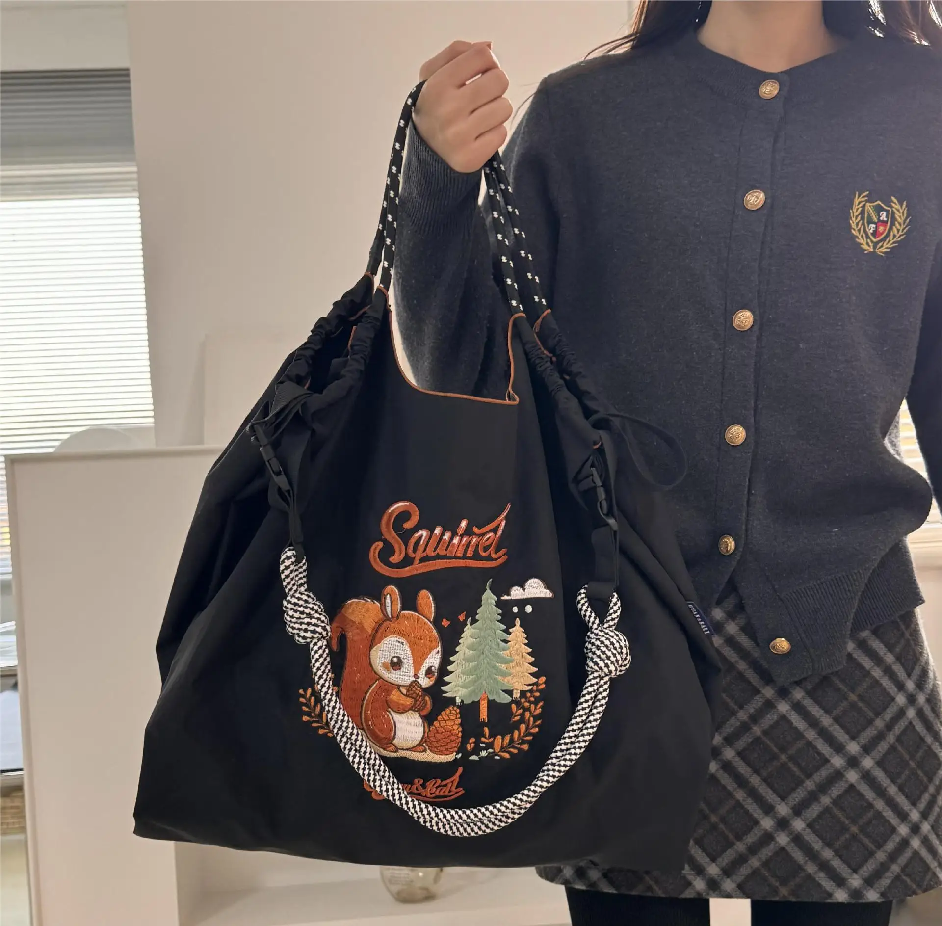 Spring Squirrel Cartoon Tote Bag Large Capacity Crossbody — feature 15