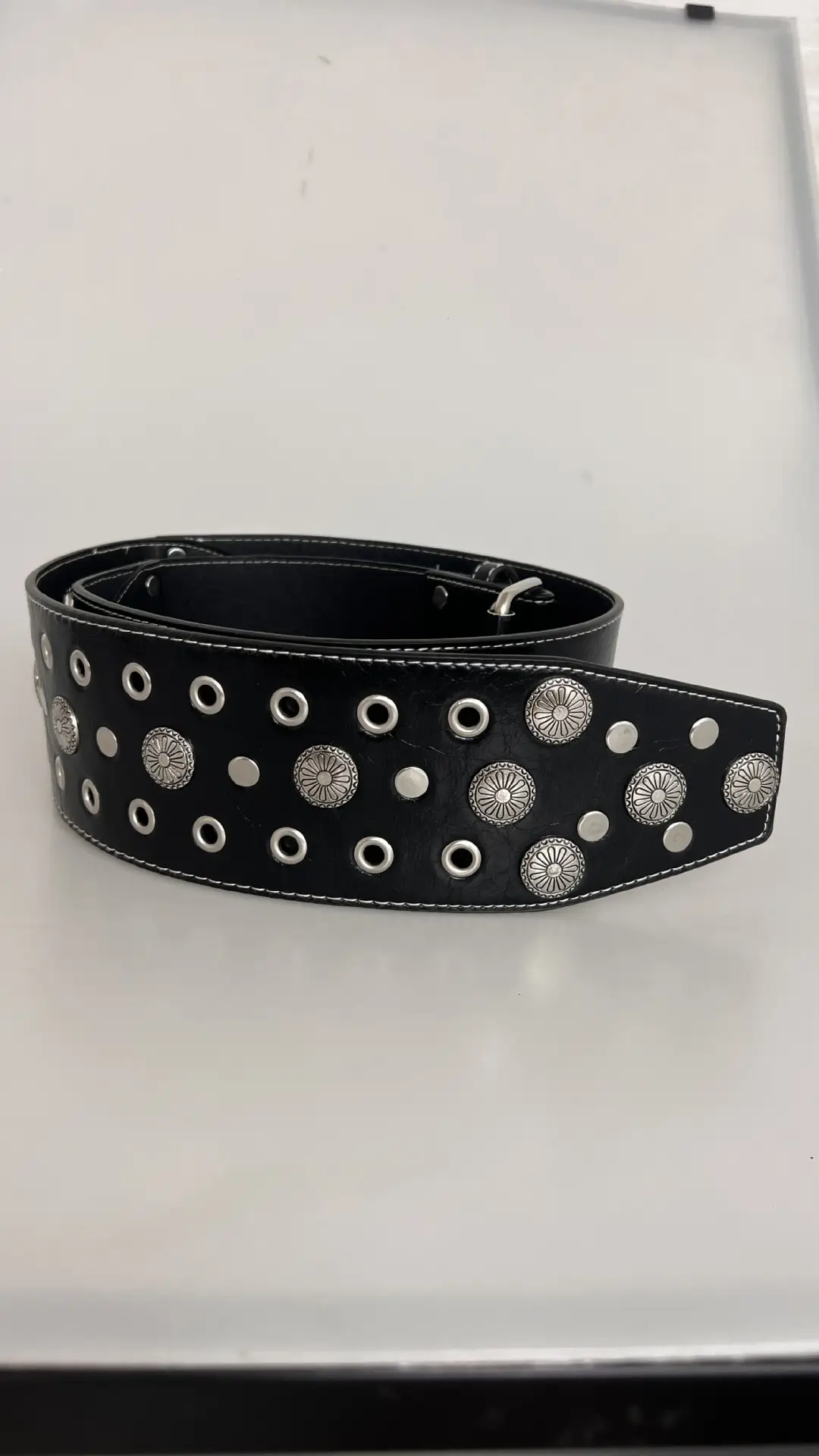 Black Rivet Belt for Women Retro Punk Y2K Fashion — feature 10