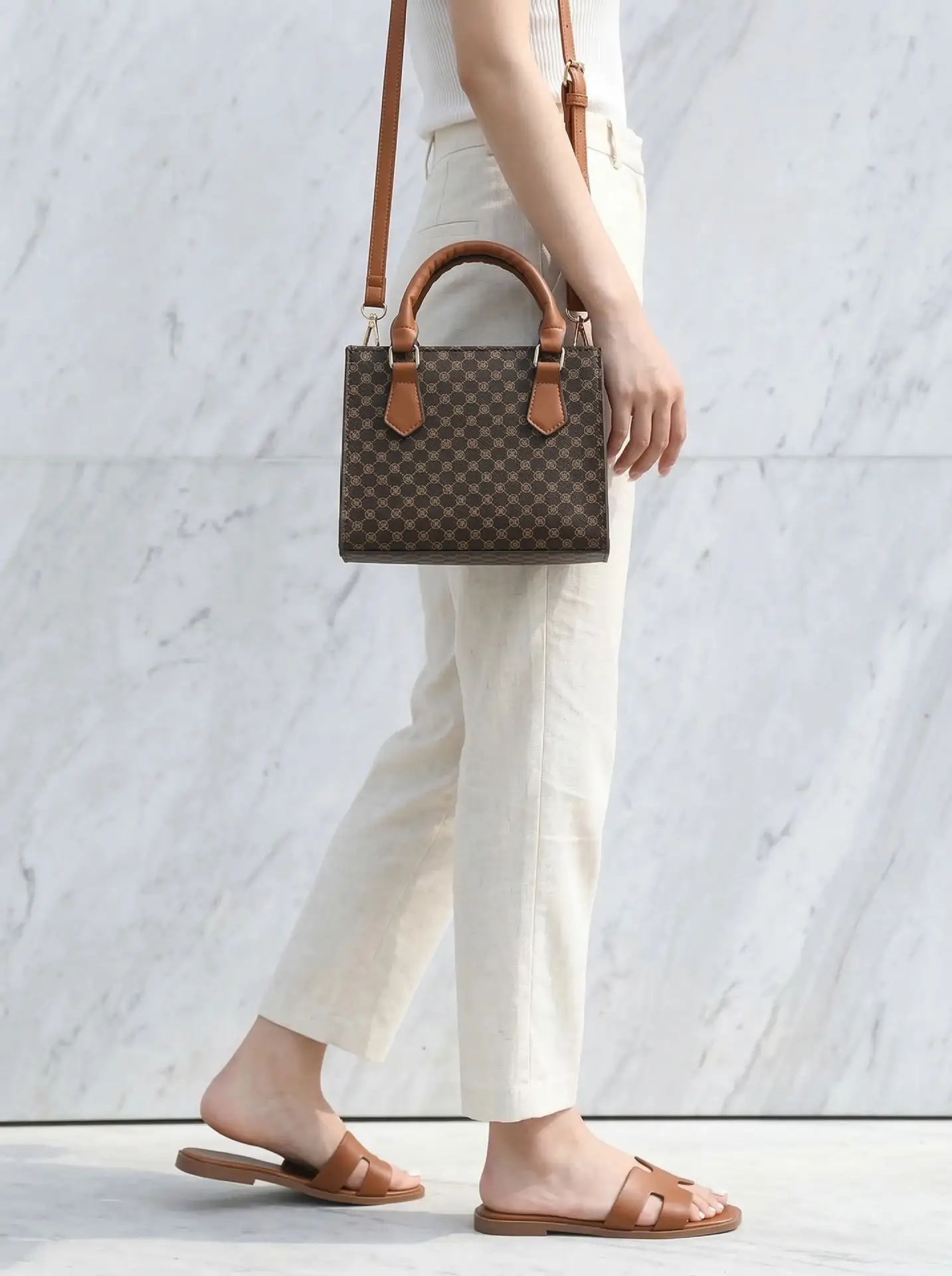 Vintage Checkered Handbag for Women with Leather Handles - Image 8