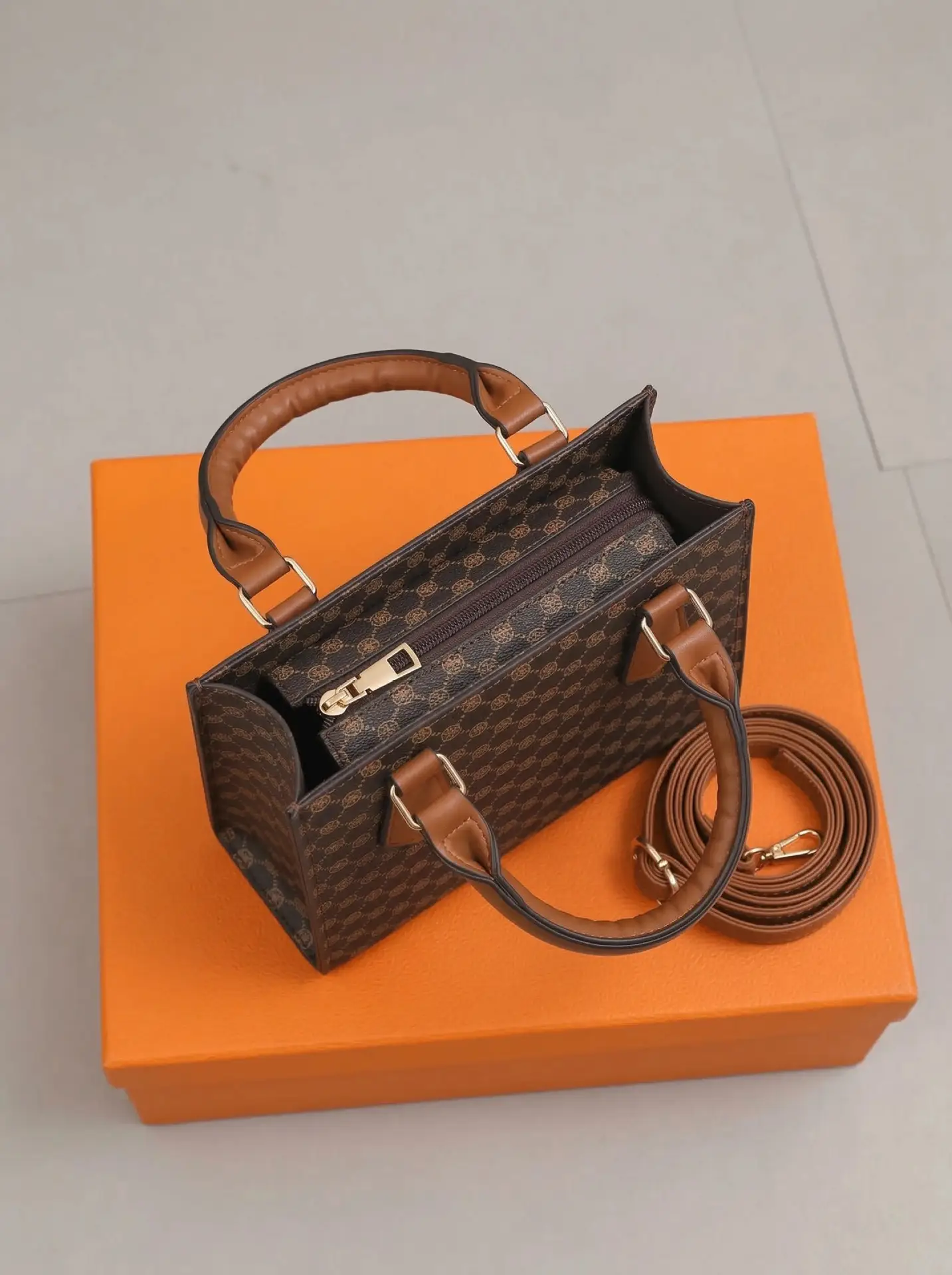 Vintage Checkered Handbag for Women with Leather Handles — feature 11