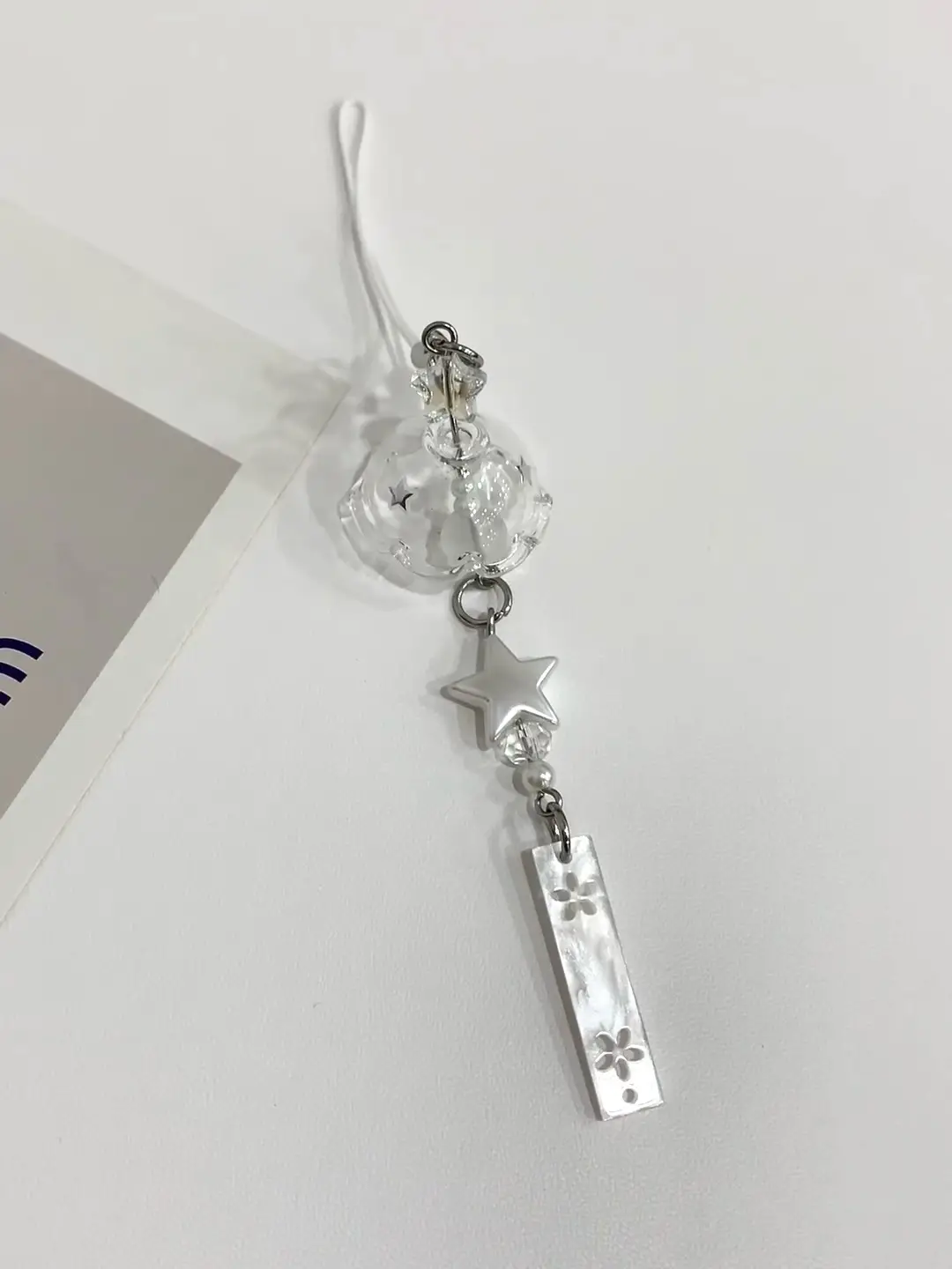 Ins Five-Pointed Star Wind Chime Mobile Phone Case Pendant — feature 3