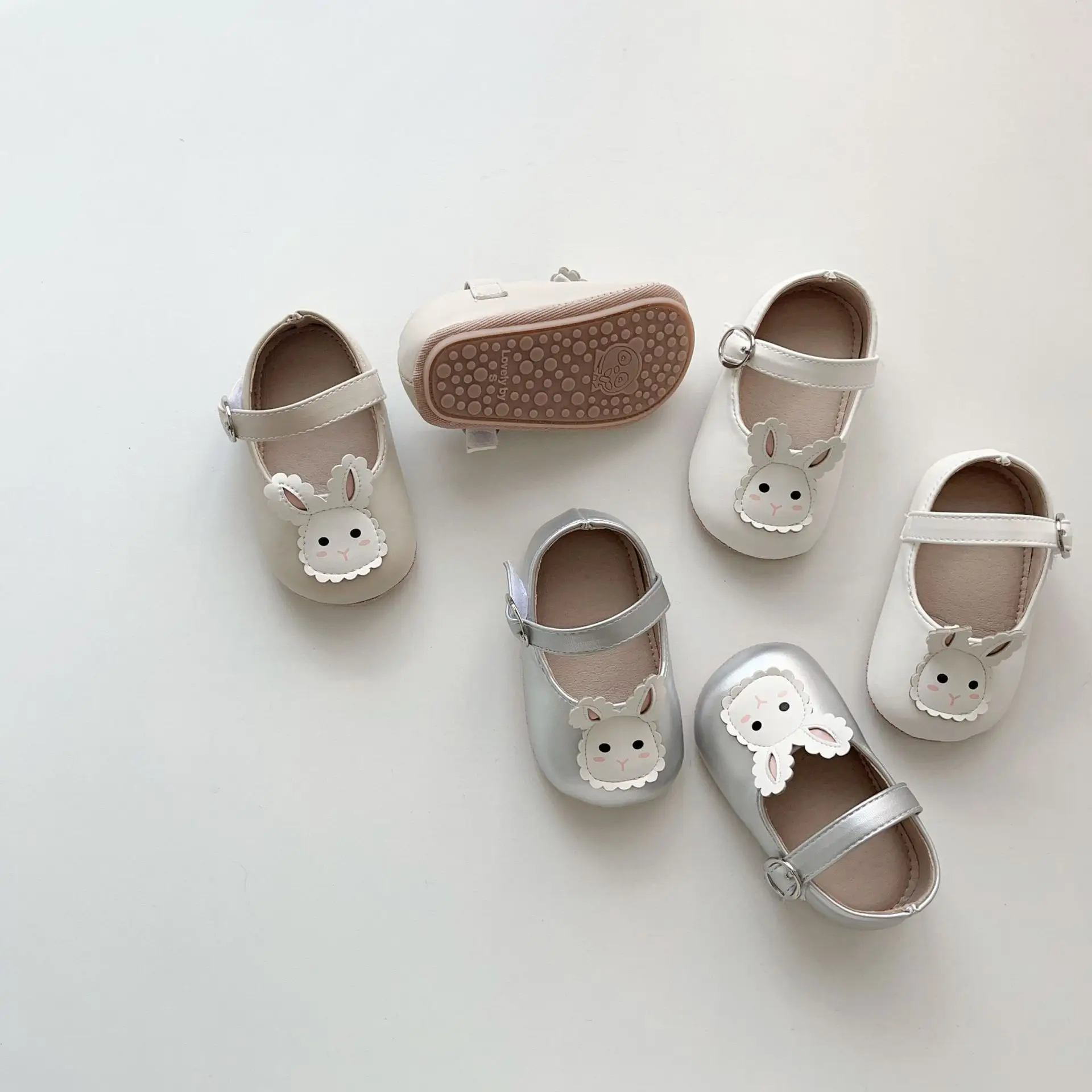 Cute Bunny Embroidered Baby Shoes Beige — feature 4