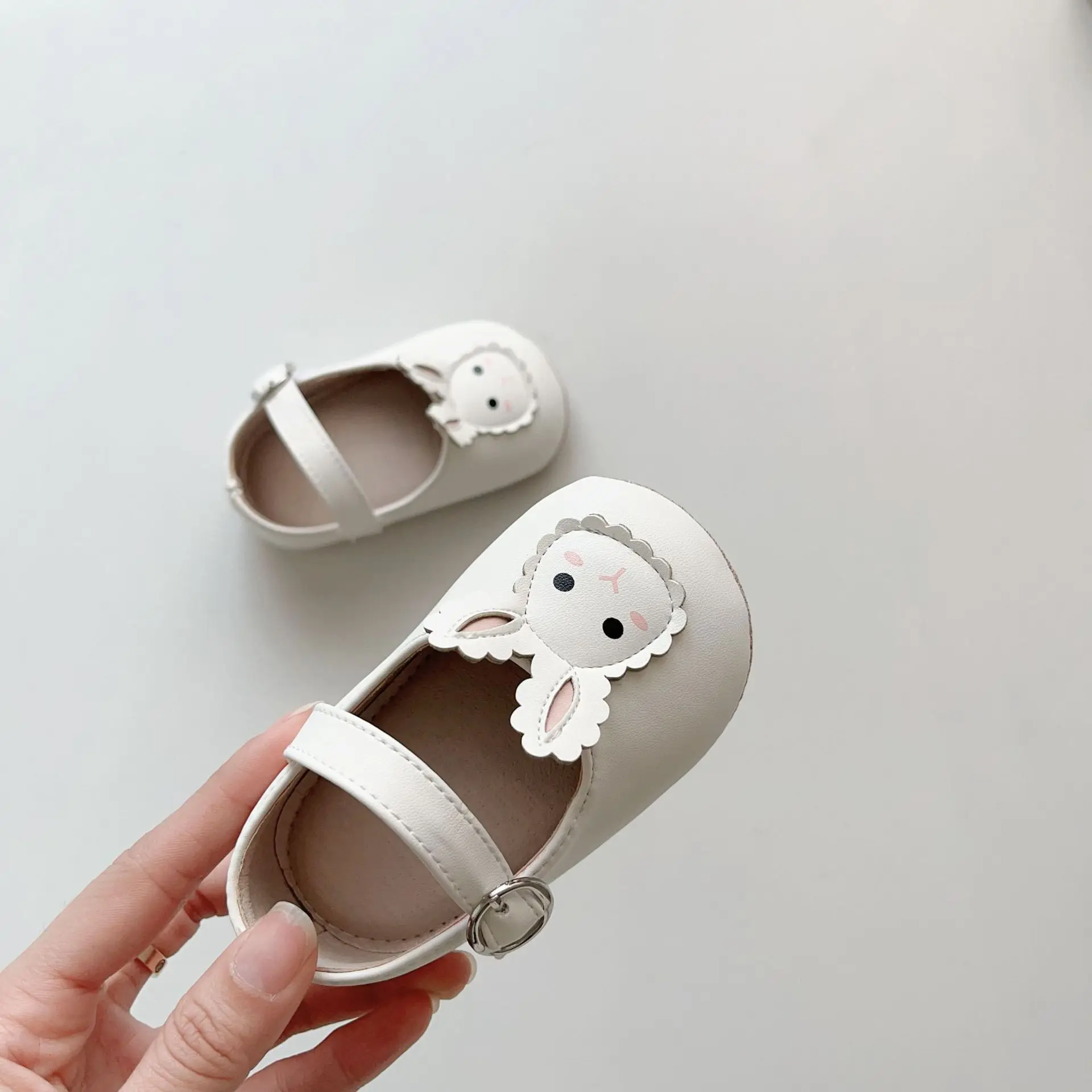 Cute Bunny Embroidered Baby Shoes Beige — feature 7