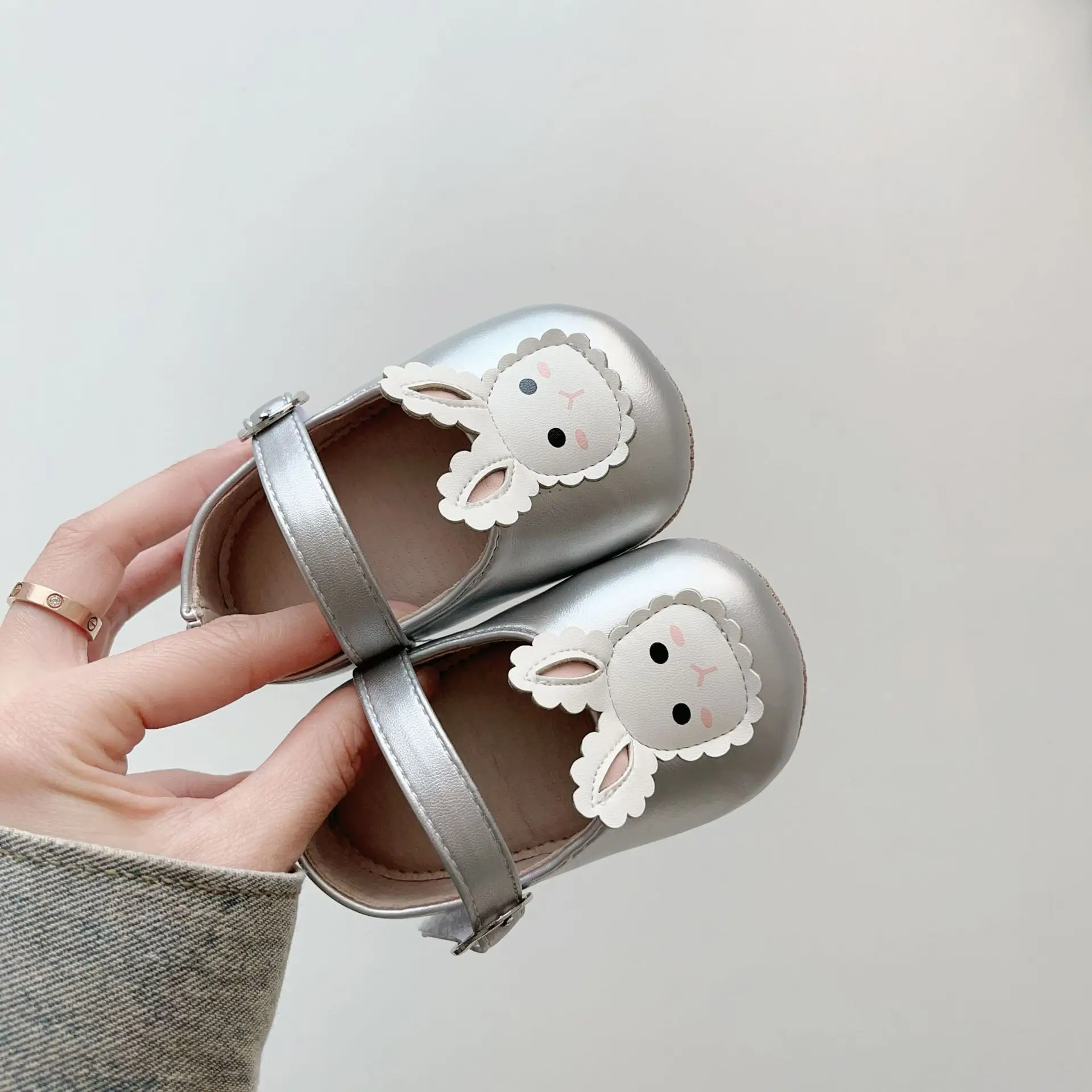 Cute Bunny Embroidered Baby Shoes Beige — feature 9