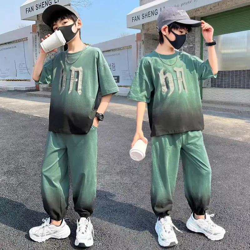 2025 Boys Summer Gradient T-Shirt Two-Piece Set - Image 2