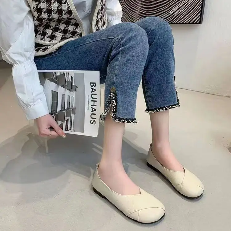 Women's French Retro Flat Shoes White Beige Skirt Bean — feature 10