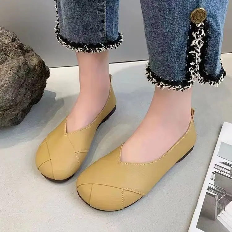 Women's French Retro Flat Shoes White Beige Skirt Bean — feature 11