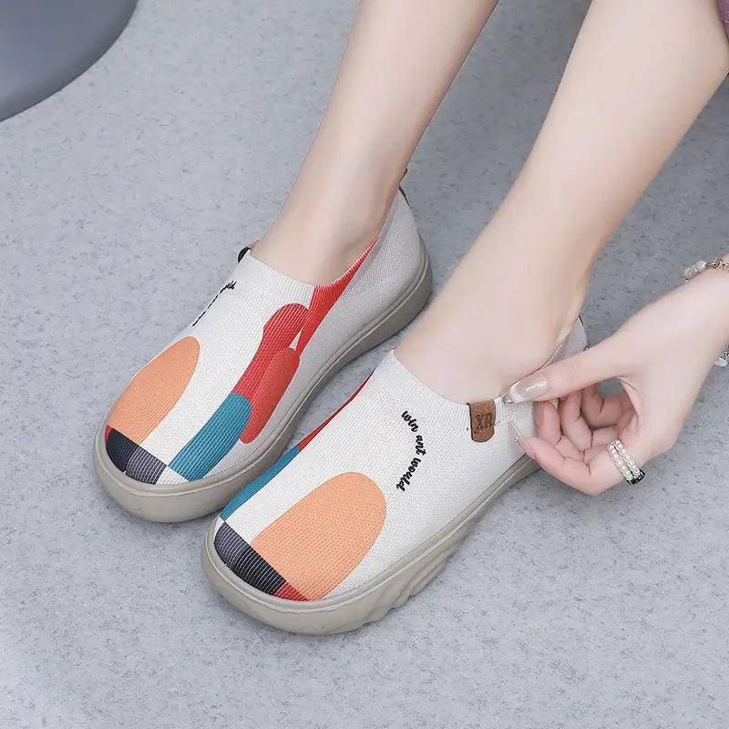 Spring and Autumn New Women's Old Beijing Cloth Shoes Fashionable Painted Casual Shoes Soft Sole Soft Surface Flying Woven Thick Sole Slip-on Shoes - Image 5