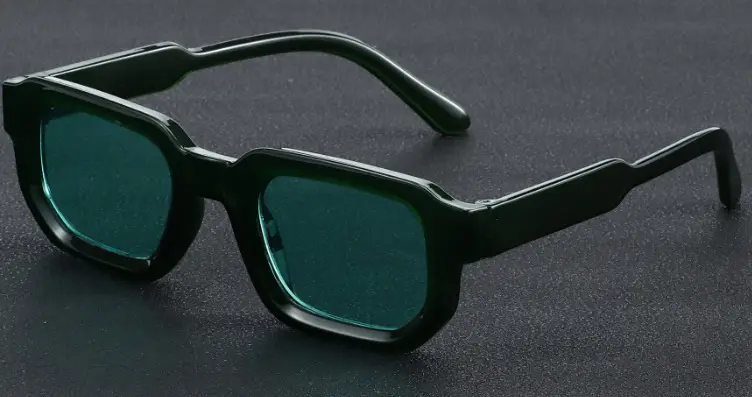 Women's Square Frame Sunglasses with Gradient Shades - Image 12