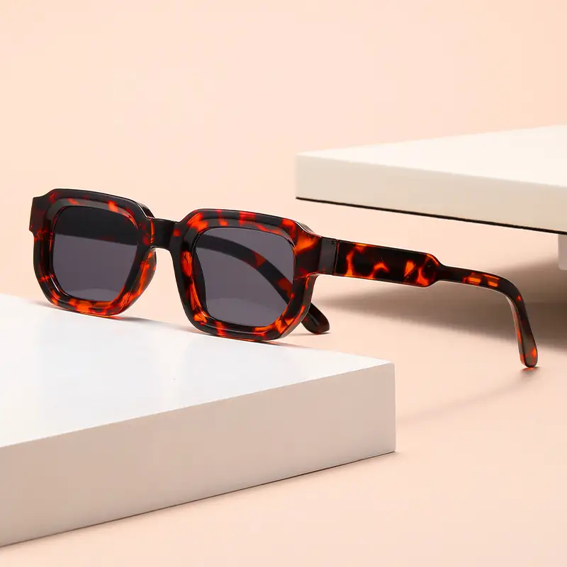 Women's Square Frame Sunglasses with Gradient Shades - Image 9