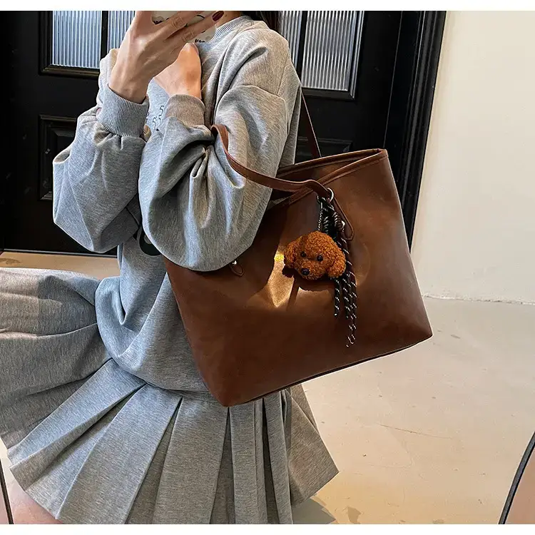 Vintage Brown Leather Tote Bag for Women 2025 — feature 39