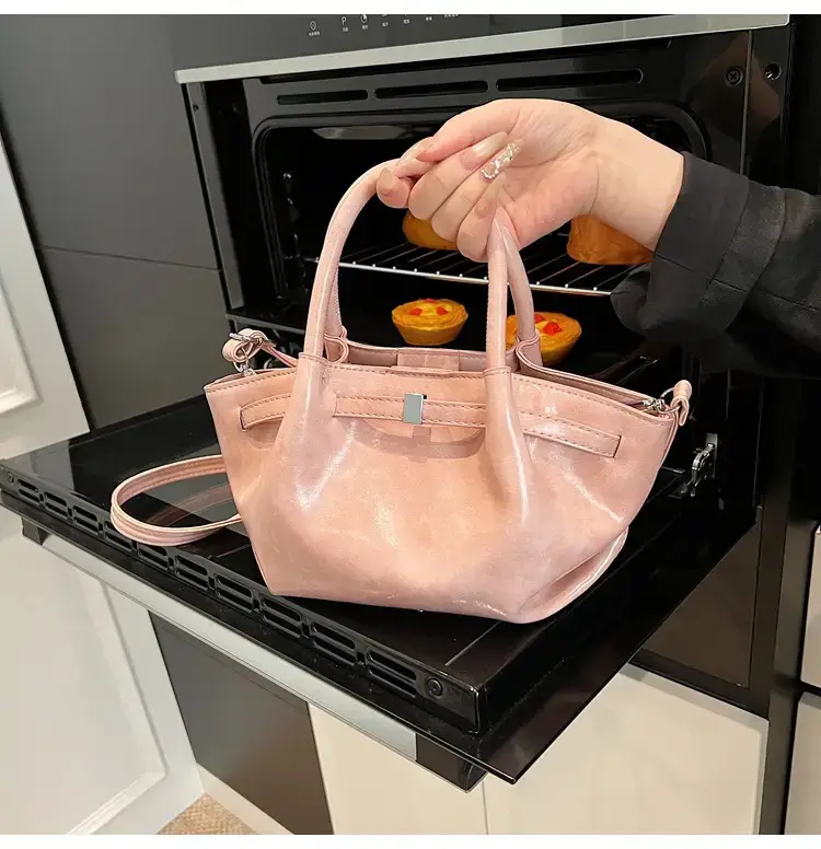Pink Velvet Shoulder Bag for Women 2025 New Commuter — feature 18