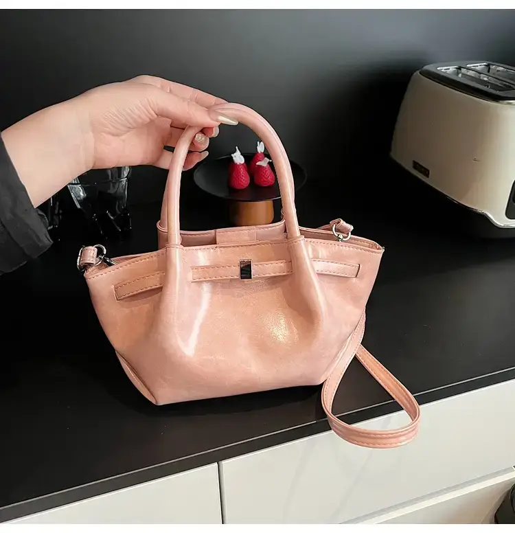 Pink Velvet Shoulder Bag for Women 2025 New Commuter — feature 19