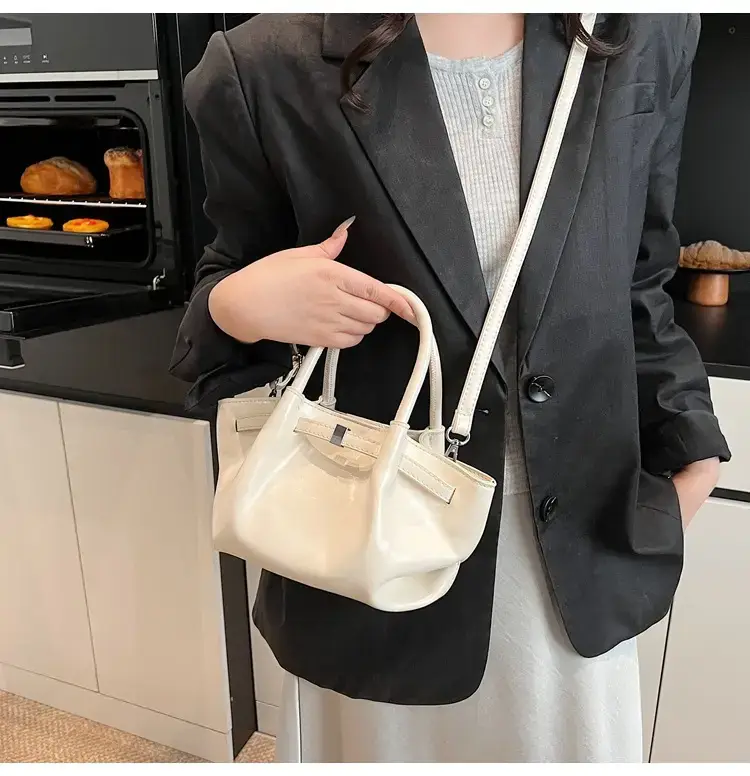Pink Velvet Shoulder Bag for Women 2025 New Commuter — feature 28