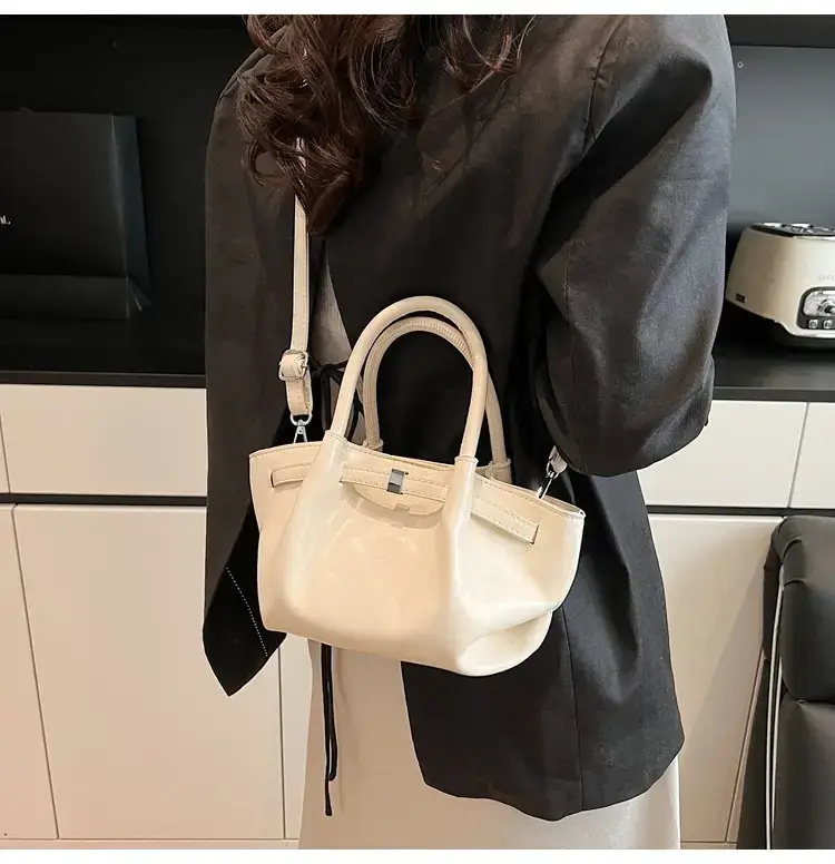Pink Velvet Shoulder Bag for Women 2025 New Commuter — feature 29