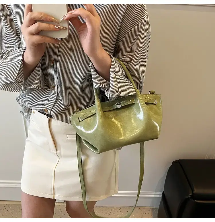 Pink Velvet Shoulder Bag for Women 2025 New Commuter — feature 43