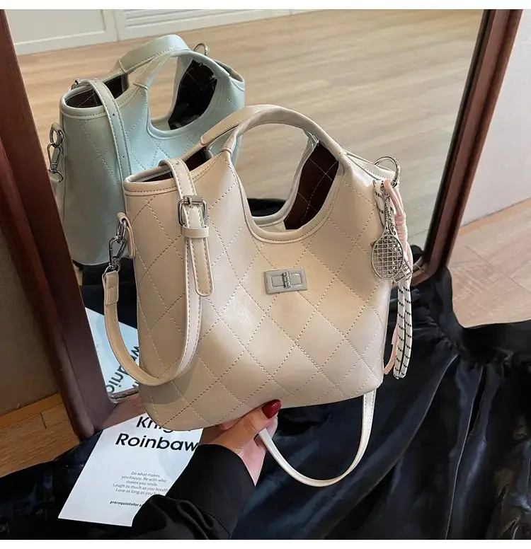 Women's Vintage Diamond Lattice Shoulder Bag Beige 2025 — feature 35