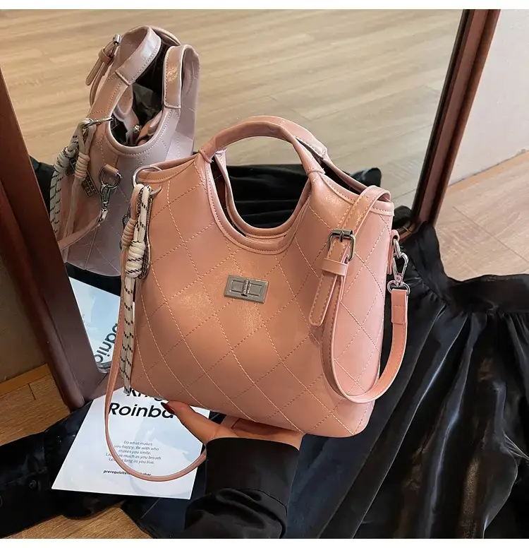 Women's Vintage Diamond Lattice Shoulder Bag Beige 2025 — feature 38