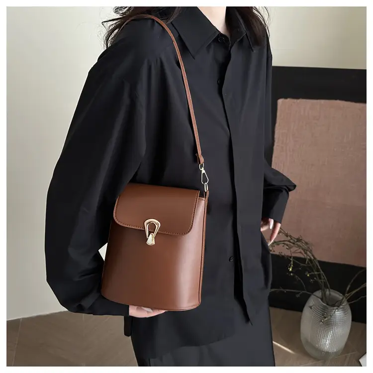 Pink Vintage Crossbody Bag for Women 2026 — feature 39