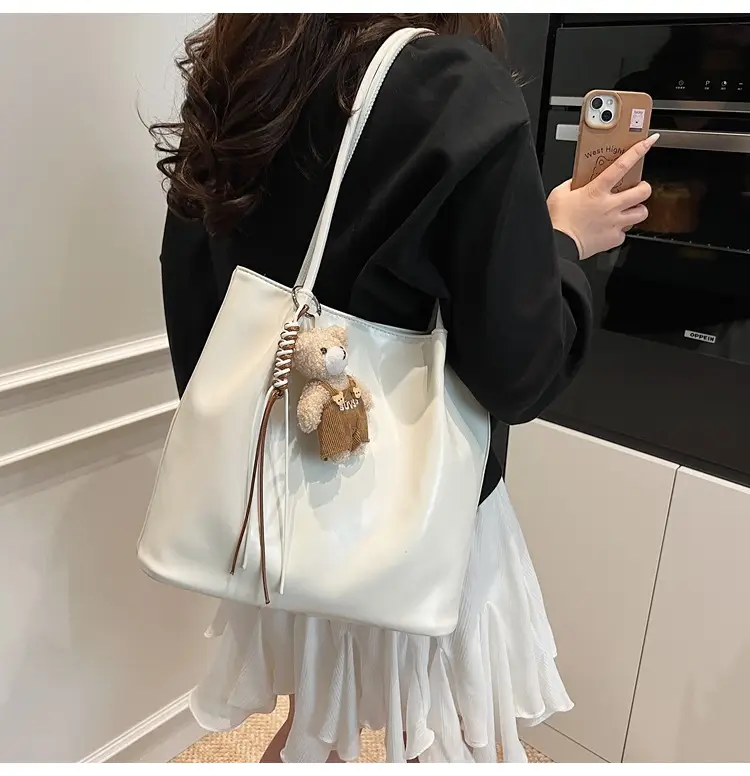 White Leather Shoulder Bag for Women Large Capacity - Image 4