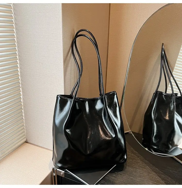 White Leather Shoulder Bag for Women Large Capacity - Image 5
