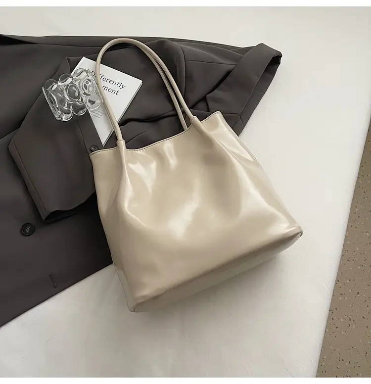 White Leather Shoulder Bag for Women Large Capacity - Image 7