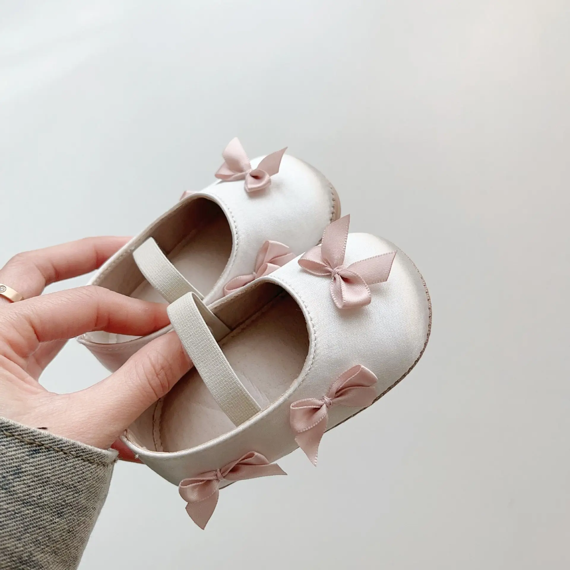Silver Bow Toddler Shoes for Small Kids — feature 9