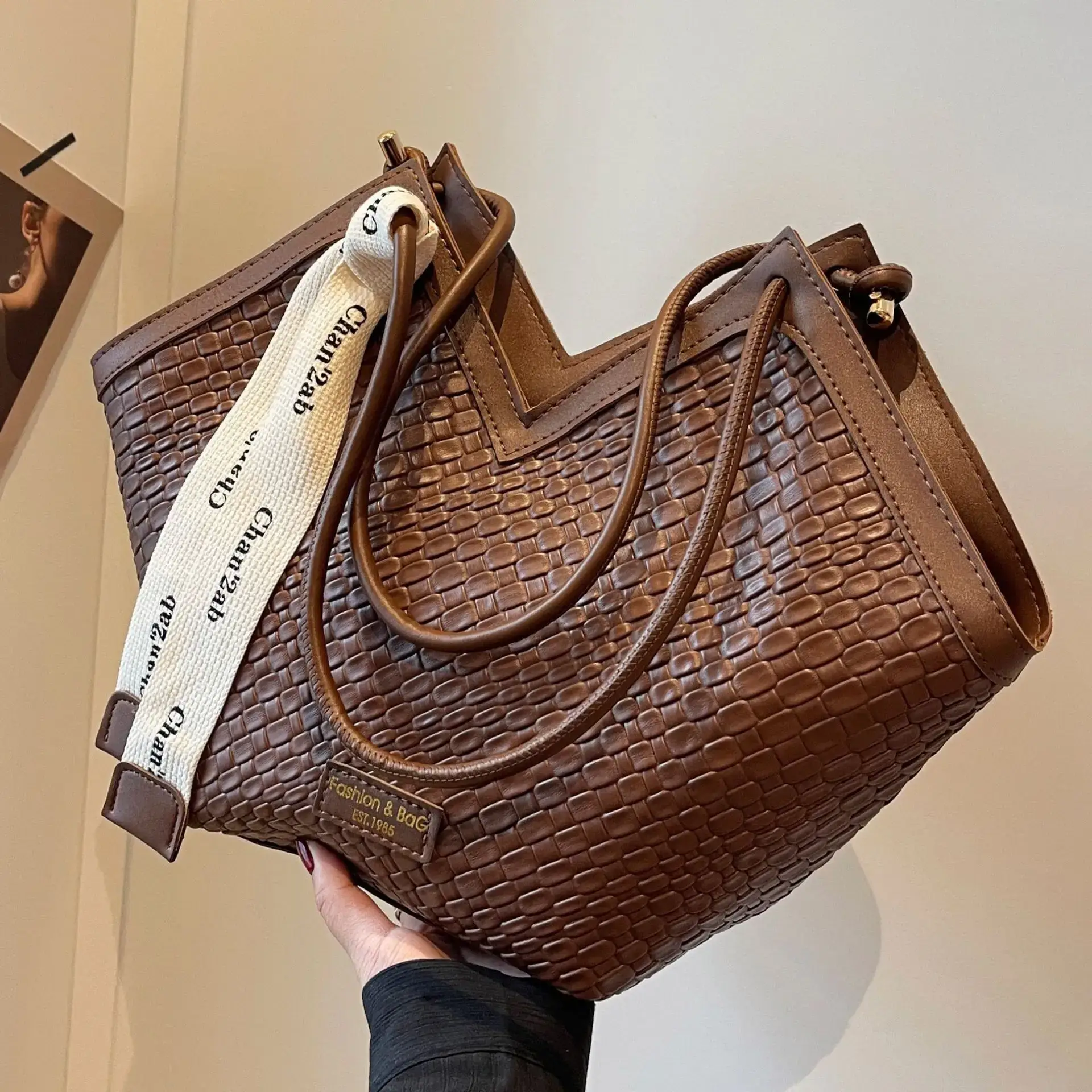Women's Large Brown Croc Tote Bag 2023 - Image 4