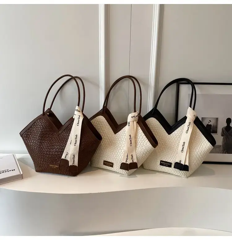 Women's Large Brown Croc Tote Bag 2023 — feature 13