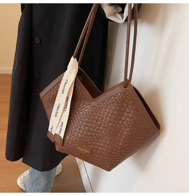 Women's Large Brown Croc Tote Bag 2023 — feature 20