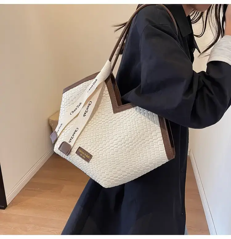 Women's Large Brown Croc Tote Bag 2023 — feature 21