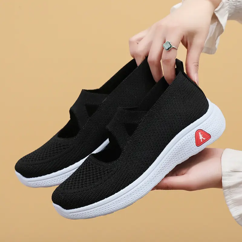 New Spring and Summer Old People's Shoes Old Beijing Cloth Shoes Women's Casual Fashionable Walking Shoes for Mom Non-slip Soft Sole Wear-resistant Single-layer Shoes - Image 2