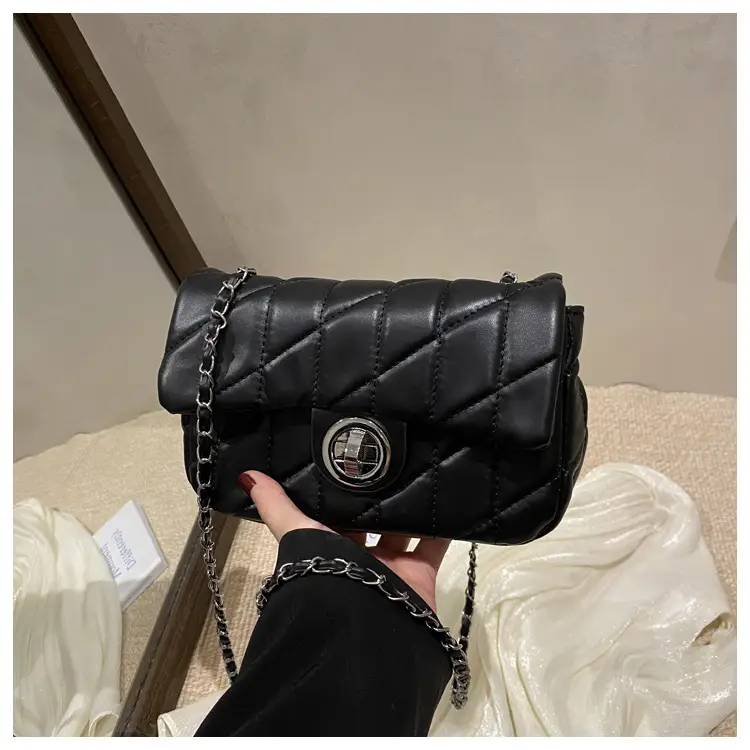 White Quilted Chain Shoulder Bag for Women - Image 7