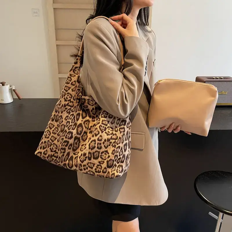 Leopard Print Large Capacity Women's Shoulder Bag 2024