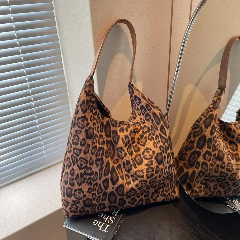Leopard Print Large Capacity Women's Shoulder Bag 2024