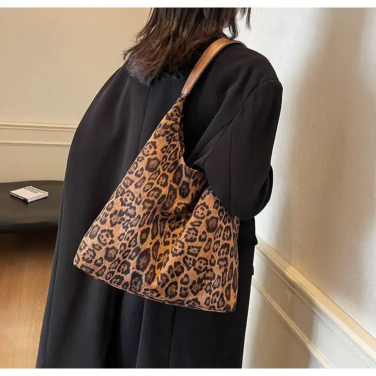 Leopard Print Large Capacity Women's Shoulder Bag 2024 — feature 10