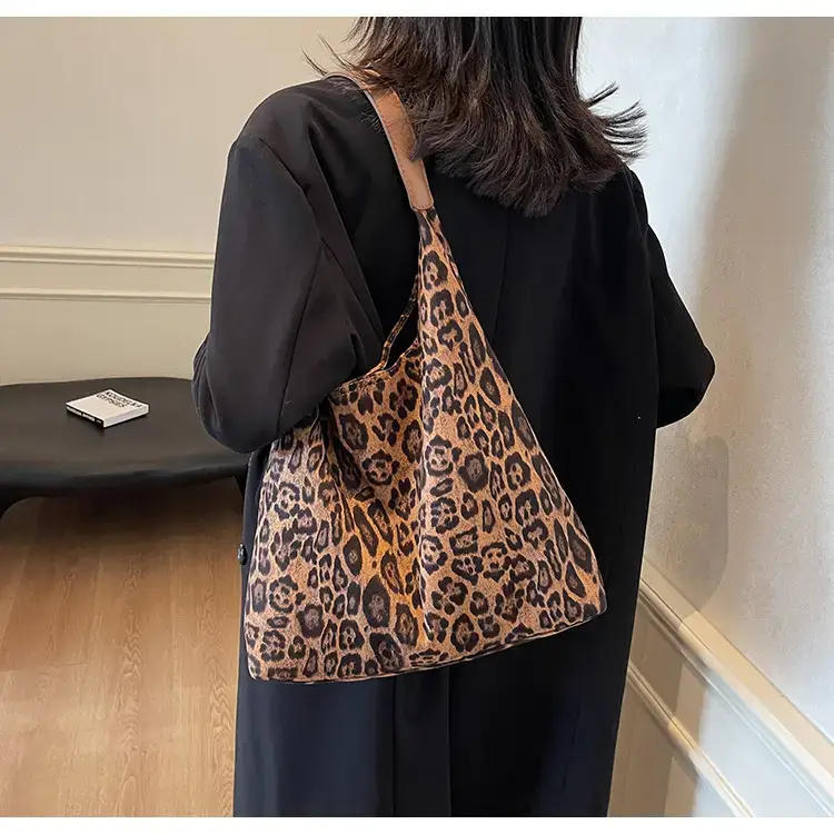 Leopard Print Large Capacity Women's Shoulder Bag 2024 — feature 14
