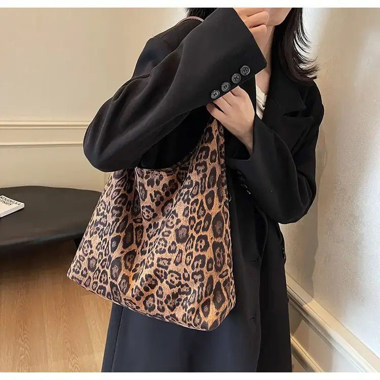 Leopard Print Large Capacity Women's Shoulder Bag 2024 — feature 16