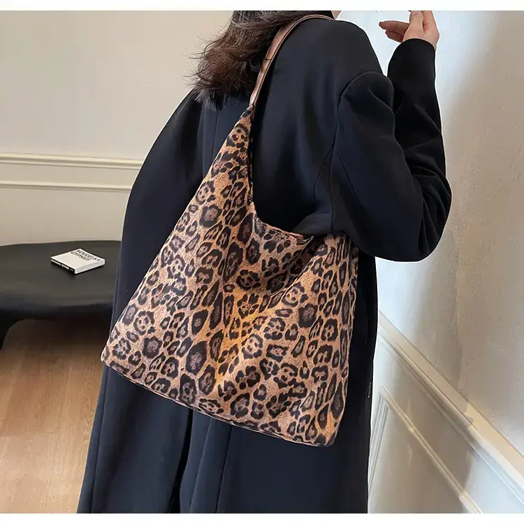 Leopard Print Large Capacity Women's Shoulder Bag 2024 — feature 17