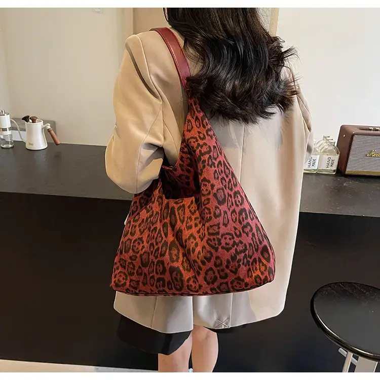 Leopard Print Large Capacity Women's Shoulder Bag 2024 — feature 41