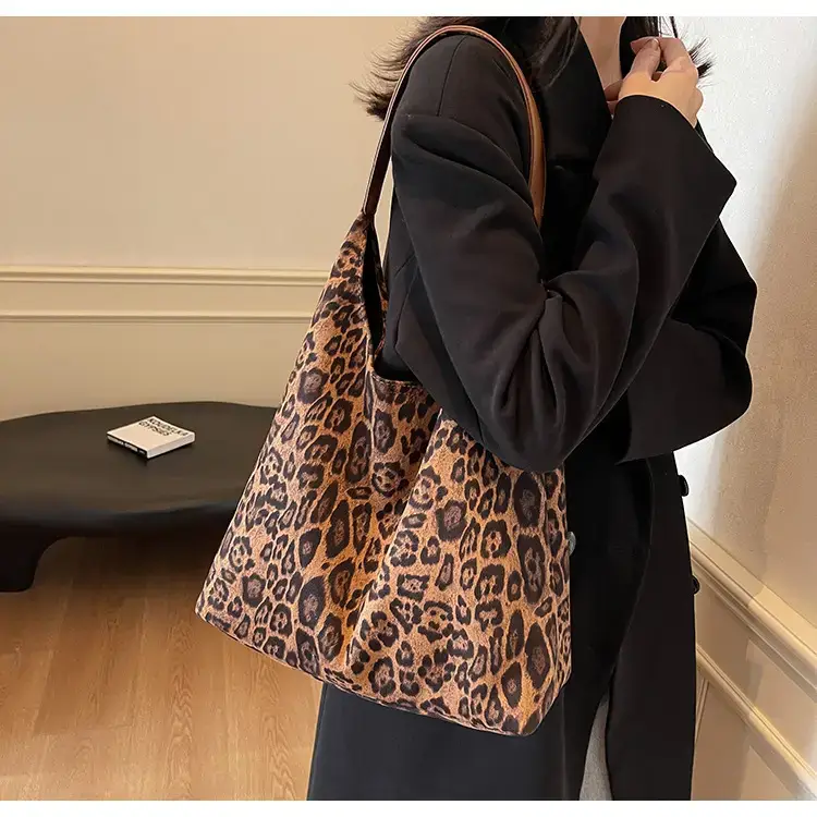 Leopard Print Large Capacity Women's Shoulder Bag 2024 — feature 8