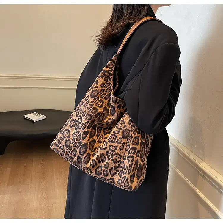 Leopard Print Large Capacity Women's Shoulder Bag 2024 — feature 9