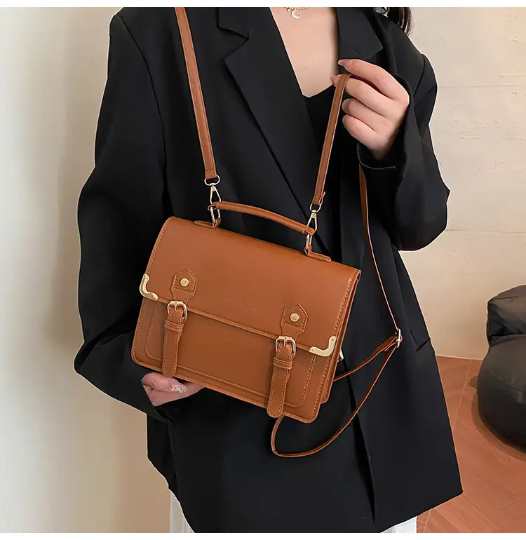 Women's Vintage British Style Shoulder Bag Brown Leather 2025 — feature 10