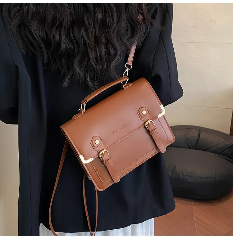 Women's Vintage British Style Shoulder Bag Brown Leather 2025 — feature 12