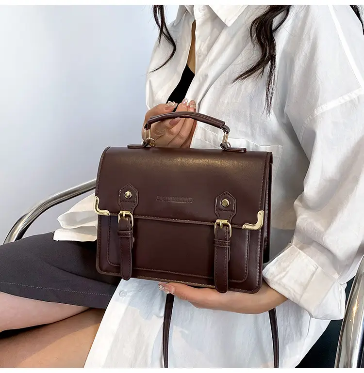 Women's Vintage British Style Shoulder Bag Brown Leather 2025 — feature 15
