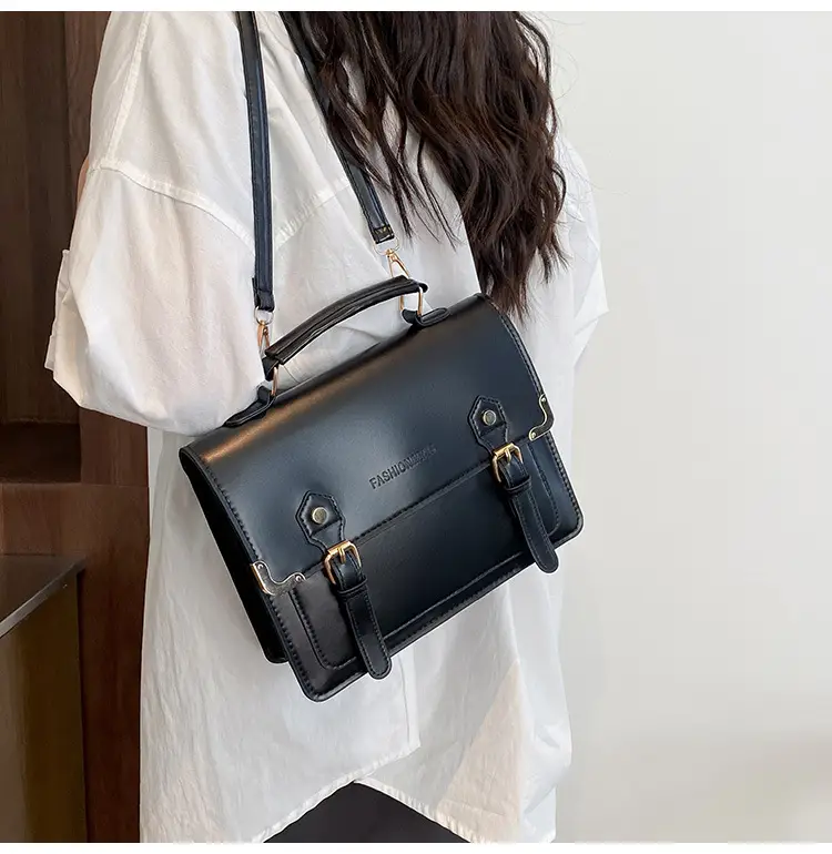 Women's Vintage British Style Shoulder Bag Brown Leather 2025 — feature 16