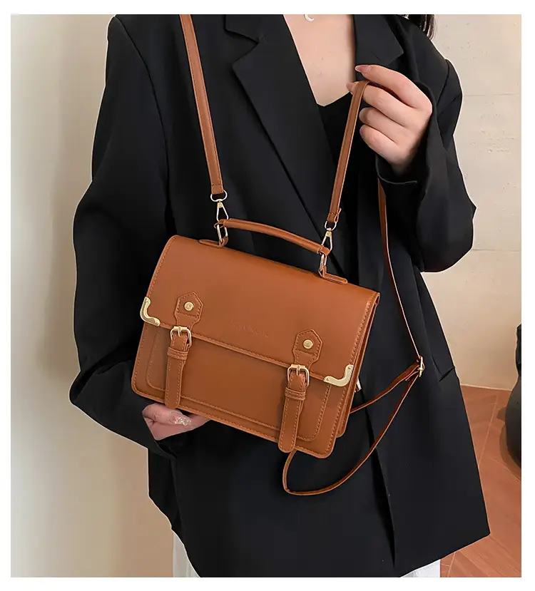 Women's Vintage British Style Shoulder Bag Brown Leather 2025 — feature 2