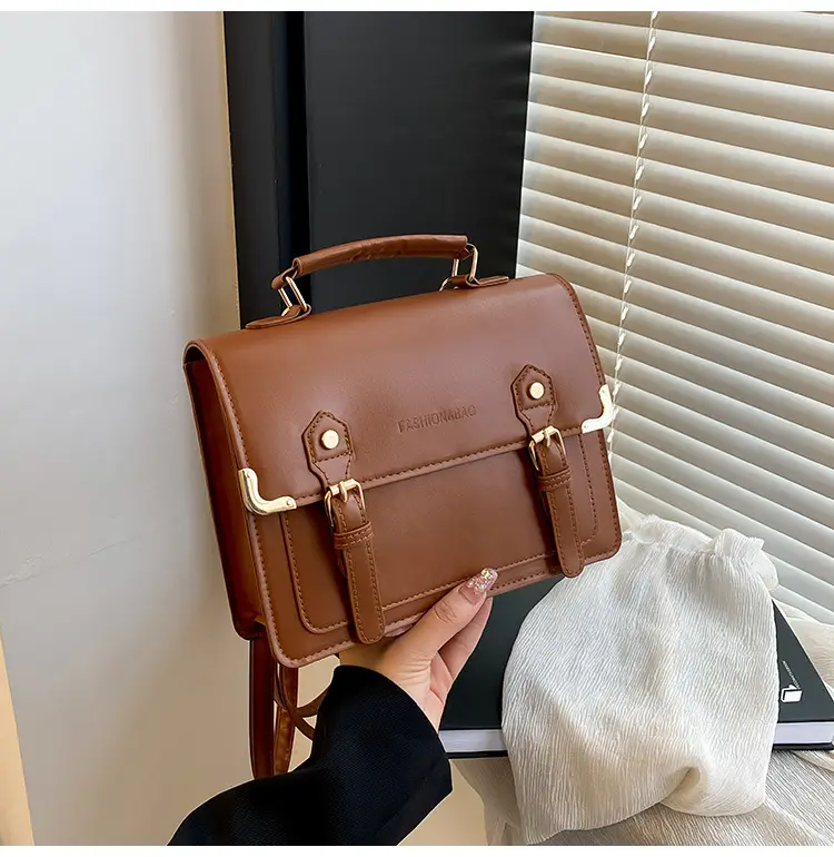 Women's Vintage British Style Shoulder Bag Brown Leather 2025 — feature 20