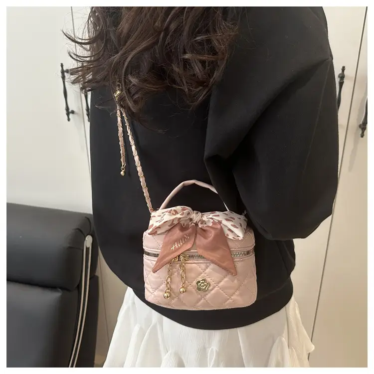 Women's Diamond Plaid Chain Shoulder Bag Mini Square Bucket Bag — feature 10