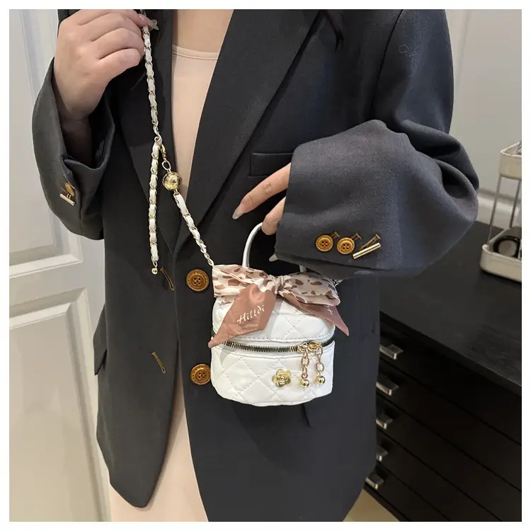 Women's Diamond Plaid Chain Shoulder Bag Mini Square Bucket Bag — feature 13